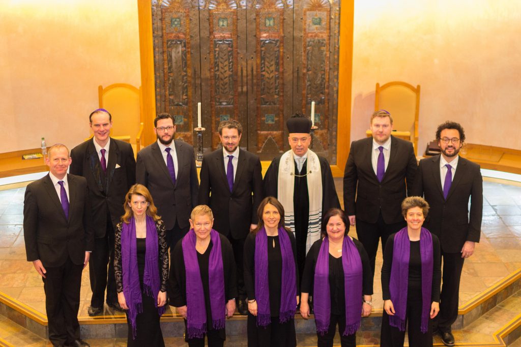 Professional choir and cantor